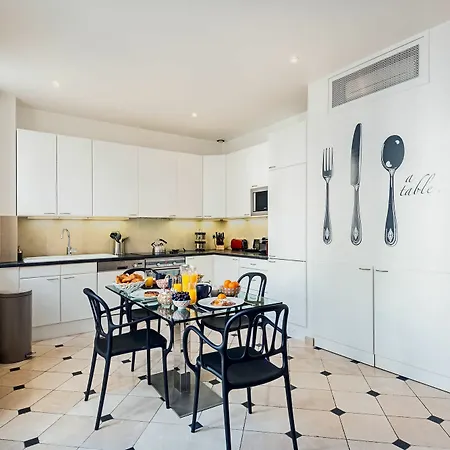 Rue Honore Chevalier - Two Bedroom Apartment *